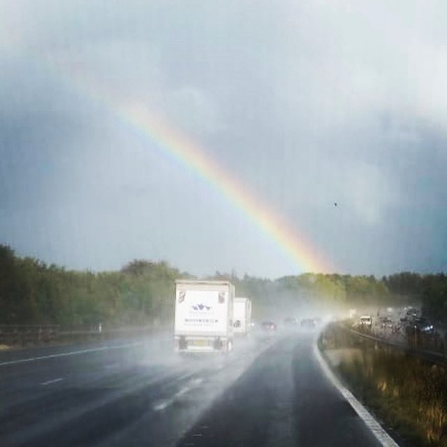 MoveSouthWest1's tweet photo. Another busy Friday for our MSW team. Keep going boys, keep following the rainbow 🌈 🚚
#teignmouth @boosttorbay #dawlishwarren @torquayonline #dawlishwarren @TorquayNetwork https://t.co/XISdBv5A6f