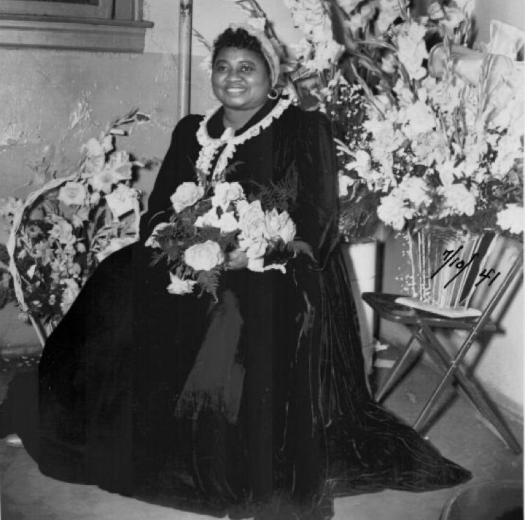 HerstoryR's tweet image. Happy Black HERstory Month!Hattie McDaniel appeared in more than 300 films and was the first African American to win an Oscar in 1940. During the ceremony she and her guest had to sit at a segregated table on the far side of the room. The hotel had a strict “no blacks” policy.