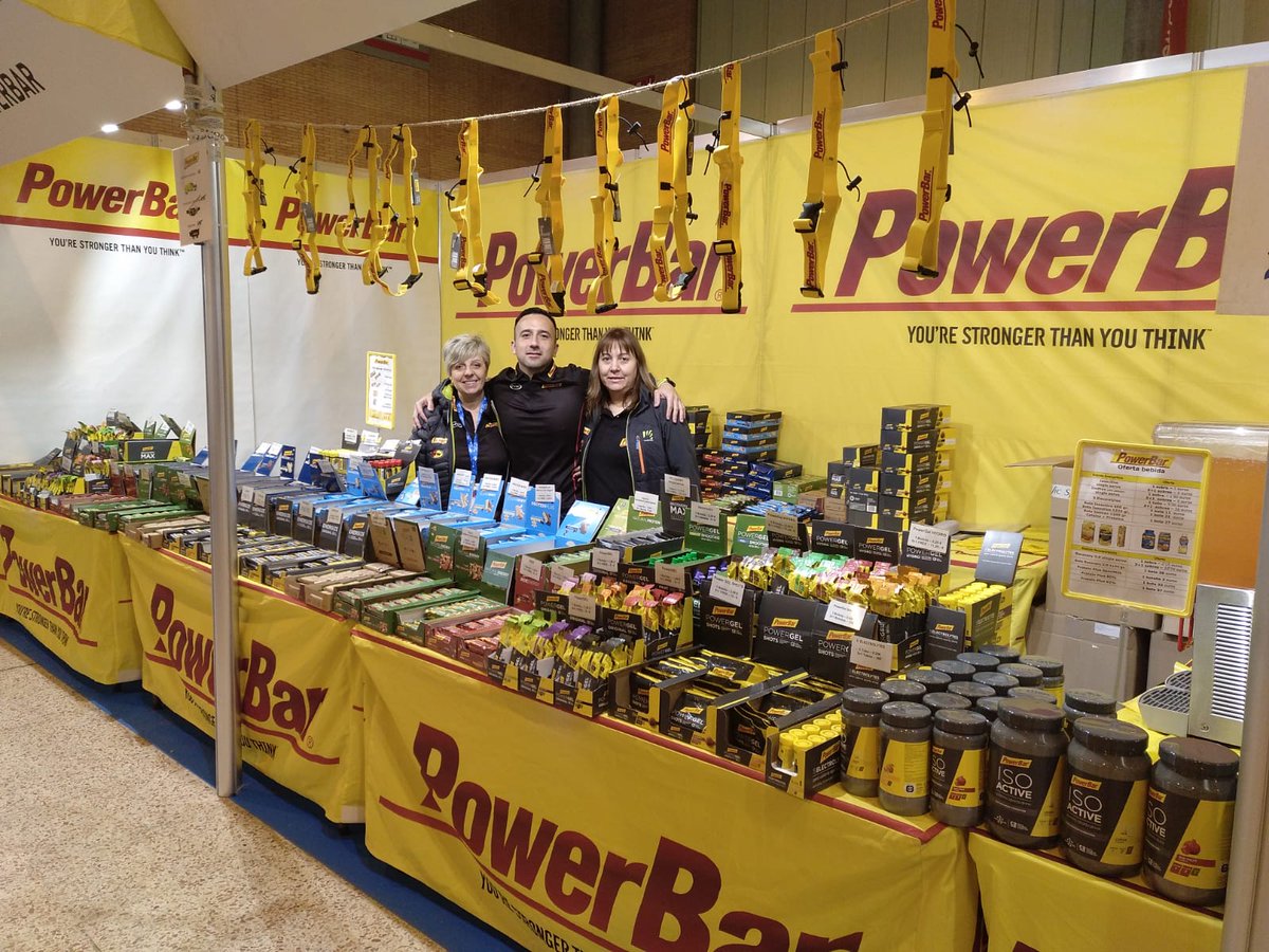 PowerbarIberica's tweet photo. Si te gusta comer limpio, sano y natural! ⏩🏃♂️🏃♀️💚
Ven a probar las nuevas #Real5 #thetasteofsport
Energía de calidad para tus carreras y aventuras cotidianas!
Estamos en la Expo de #zurichmaratónsevilla20 https://t.co/W5pzE57ab2