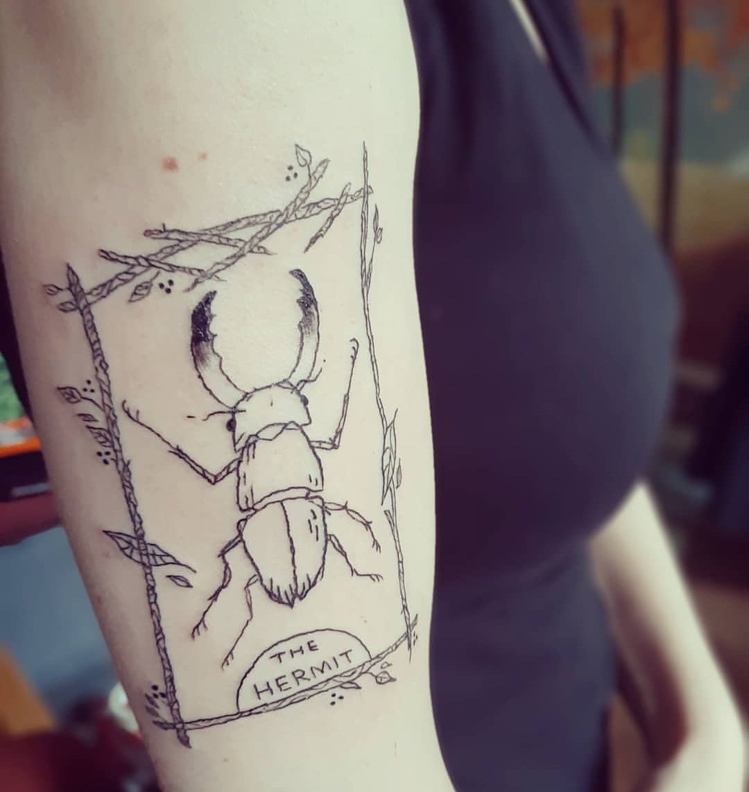 @evanseruArt (cw, wounds and blood) hi, i am muura, im a nonbinary film student who makes short movie projects, tattoos, diary comics, and furry and erotic horror art