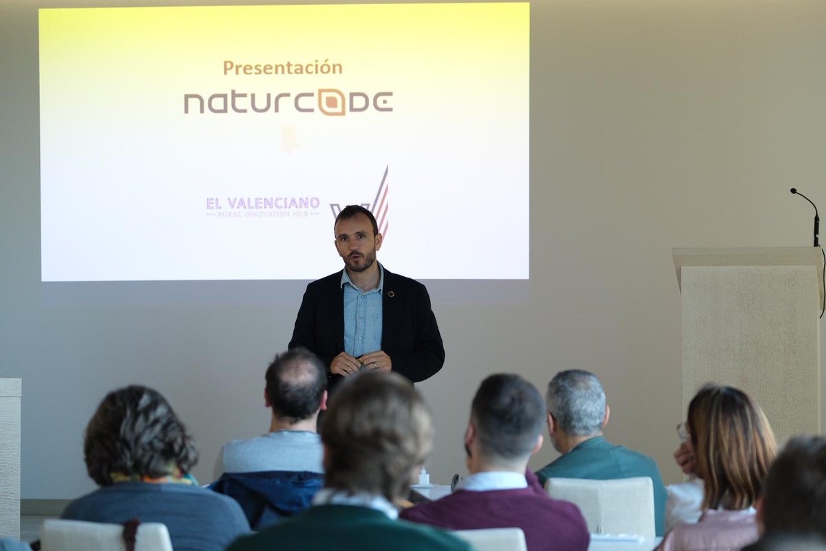 FranGalvezHid's tweet photo. Naturcode presenta su magnífica Iniciativa:
“Recordad que Todos somos Consumidores”
#RuralInnoHub https://t.co/cQQ8z3uT1R