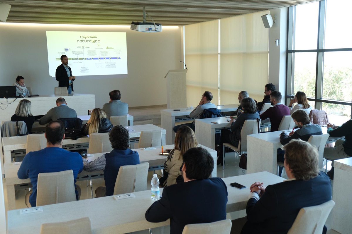FranGalvezHid's tweet photo. Naturcode presenta su magnífica Iniciativa:
“Recordad que Todos somos Consumidores”
#RuralInnoHub https://t.co/cQQ8z3uT1R