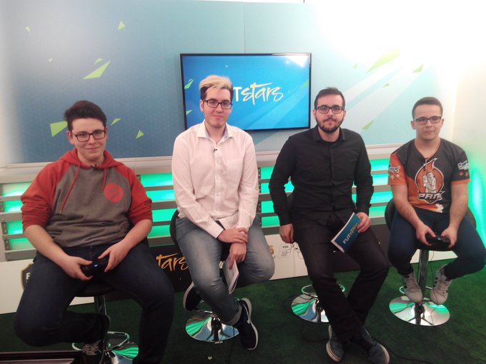 LVPes's tweet photo. 📅 #TalDíaComoHoy hace 4 años se jugaba la segunda jornada de #FUTStars ⭐️⚽️ Adorad la elegancia de don @angelquintana. https://t.co/aG6u6rwGE2
