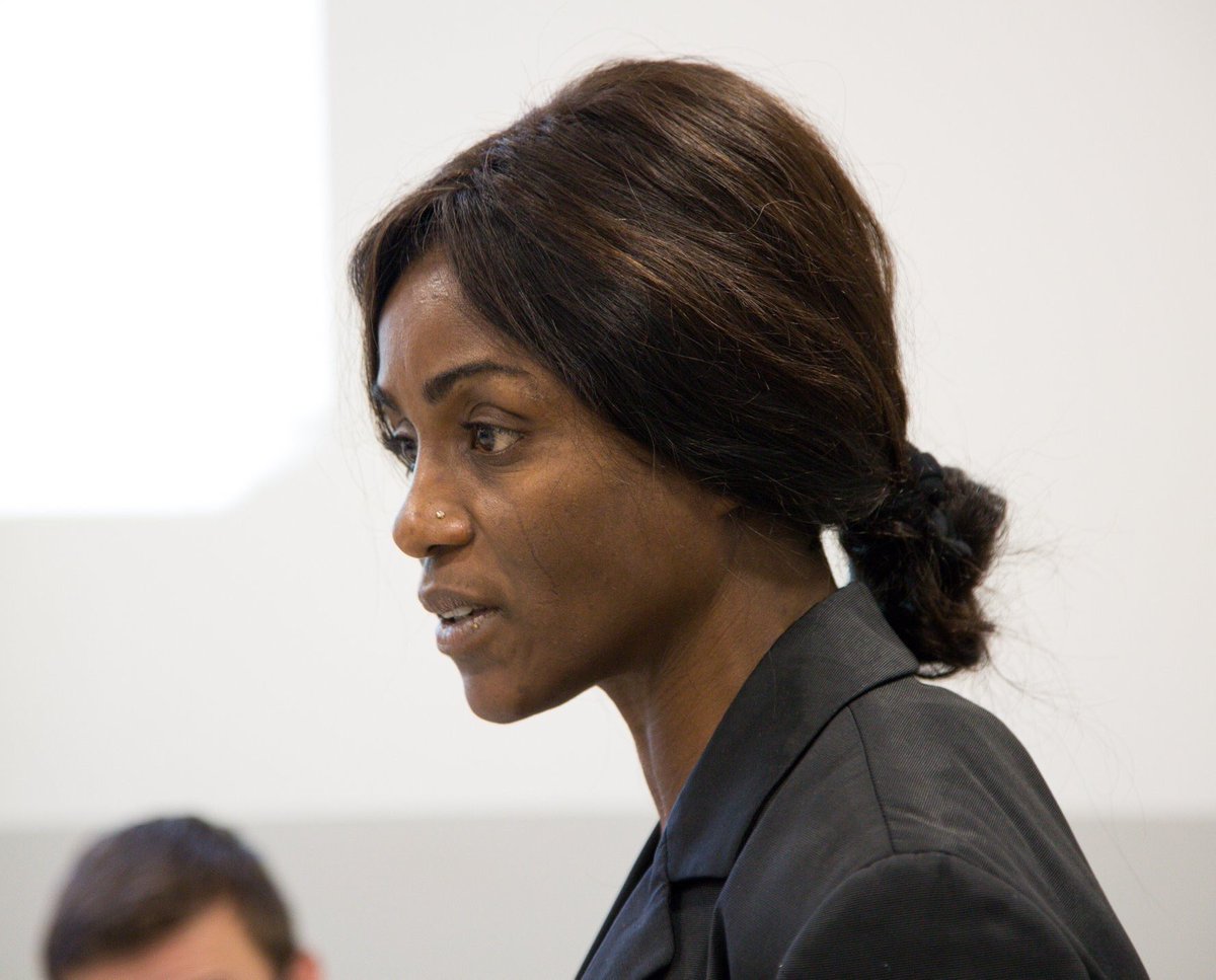DeboutMarseill2's tweet photo. Notre tête de liste ✨
Nouriati DJAMBAE, 42 ans. Juriste - Conseillère en communication - Responsable associative 🤝 https://t.co/3RVlBZozRd
