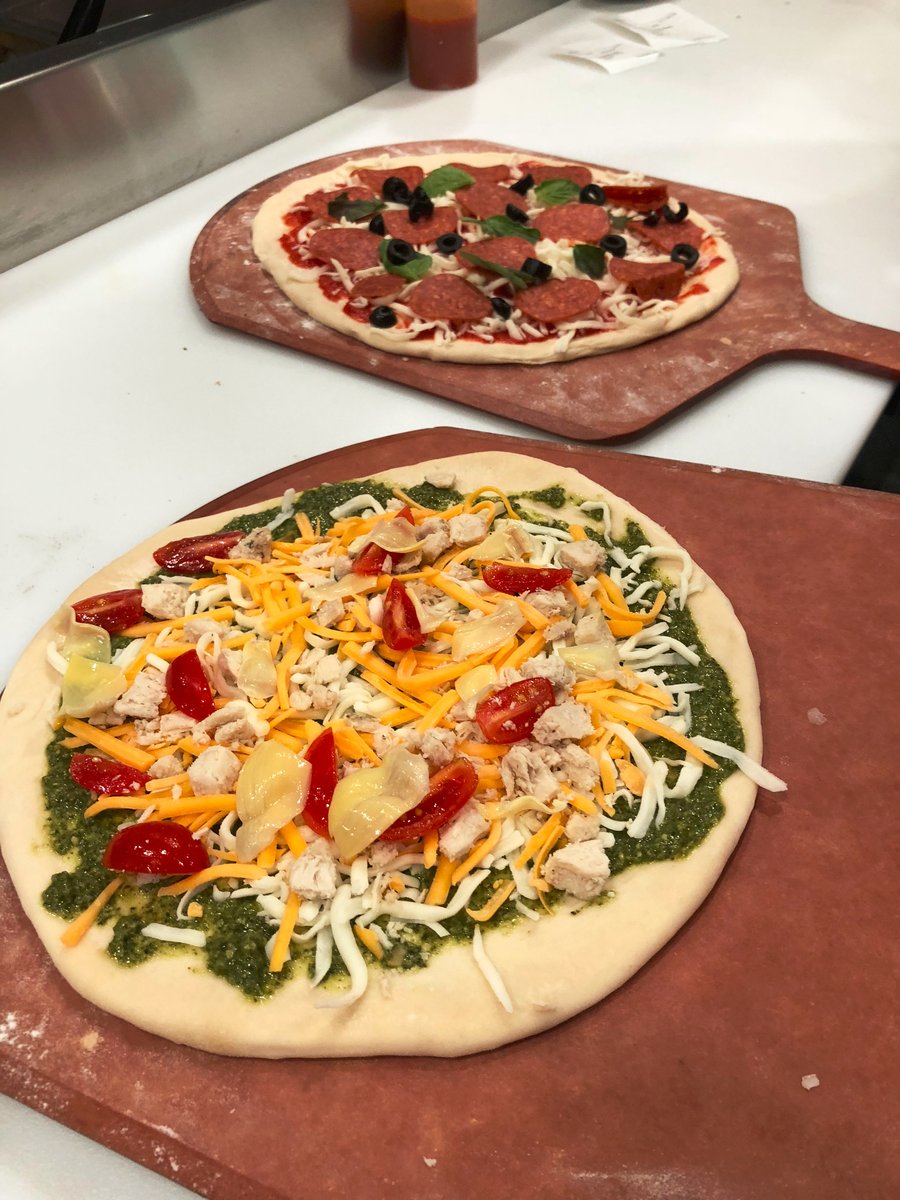 FergndansPizza's tweet image. ~Friday~02/21/20~ It's #FriYAY so hit us up for your #FAV #WoodFiredPizza whether it's a Signature Pizza like the Summer Lovin' or a Make Your Own. We're on HWY 30 in #OxfordMs so come out to our Pizza Cafe 10:30a-9p.
👀 y’all by the 🔥
#TGIF #Local
PIZZA CAFE 662.234.3912