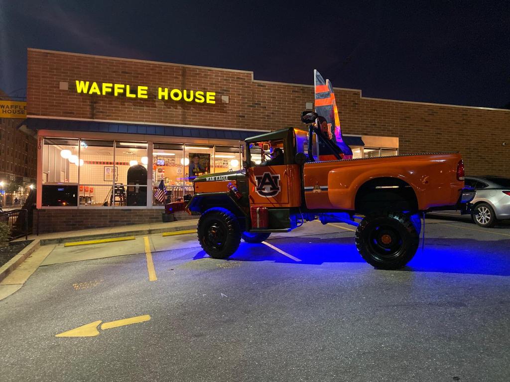 WaffleHouse's tweet photo. Not every Waffle House looks the same, but they all feel like home. https://t.co/BKZxxL6nD8