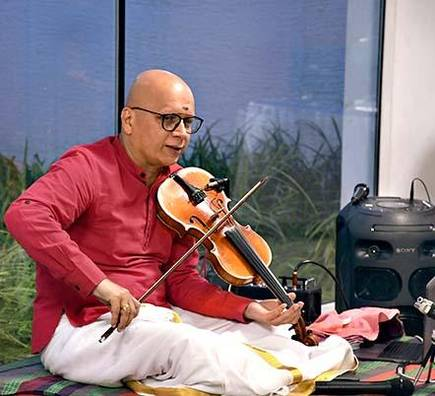 kansenclub's tweet photo. Pls join to wish a very Happy & Melodious B'day to the #Violin maestro #RKumaresh ji @fiddlingmonk
May u be blessed with a long, healthy, melodious life & continue to touch the lives of thousands of #ndianClassicalMusic fans thr ur divine music. https://t.co/CoId3BRUKY