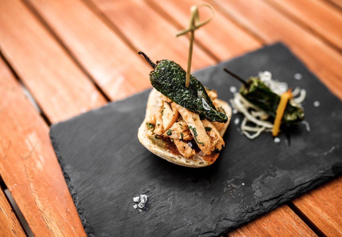 Viernes de TAPAS☀️

¿Te gustaría probar esta tapa de Tiras de Pollo con Pimientos de Padrón y Sal Negra?🤤

Disfruta de una oferta muy especial en nuestro Restaurante +Tapas 😍

Tu TAPA + BEBIDA por tan solo 2,00€🍻

¡No te lo pierdas! 🎉

+INFO
👇👇👇
princesayaiza.com/es/eventos/54/…