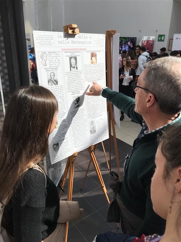 Ayer fue un día intenso para nuestros alumnos de movilidad <a href="/OSJErasmus/">Our Scientific Journey 🇪🇺</a>. Estuvieron en la Universidad de Palermo con la feria de las Ciencias #ErasmusPlus 
<a href="/sepiegob/">SEPIE</a> <a href="/EUErasmusPlus/">Erasmus+</a>  #AhoraMaristas #SomosRed #masqueaulas