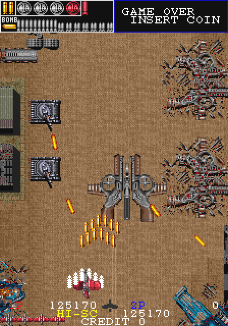 輸送船団が着陸しようとしていた飛行場だろうか、デスペラードの基地への急襲により格納庫から戦車が慌てて飛び出す。フライチェスターも離陸を開始する。離陸寸前で破壊される搭乗員たちに思いを馳せる。給油用のタンクローリーを使って誘爆させろ！格納庫内での破壊、地上物、空中物の残骸も美しい。