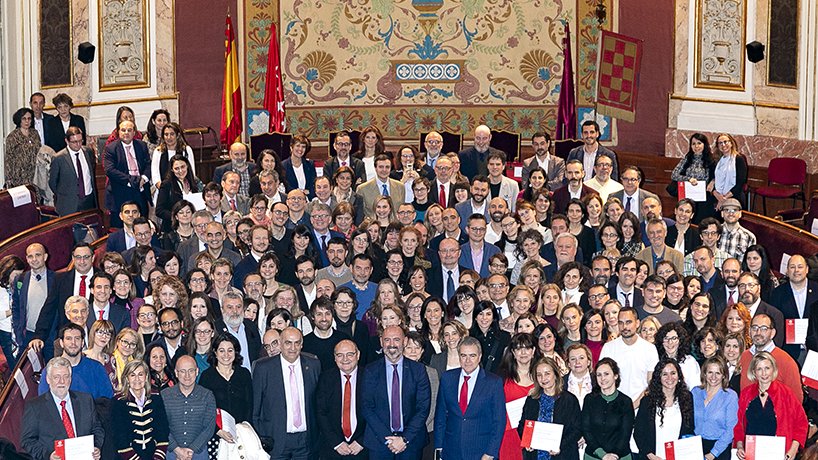 casaestudiante's tweet photo. ☀️Hoy toca enhorabuena al lado oscuro de la fuerza:
🎇¡Nuestrxs #profesUCM mas excelentes!
👇Entérate como les felicitó el Rector @jgoyache acompañado de otros profes Complutenses 🔝: S.G. @UniversidadGob y Director @madrimasd
📲https://t.co/iwh9hHlql6 #Calidad #DocentiaUCM https://t.co/n9aMnHIfNx