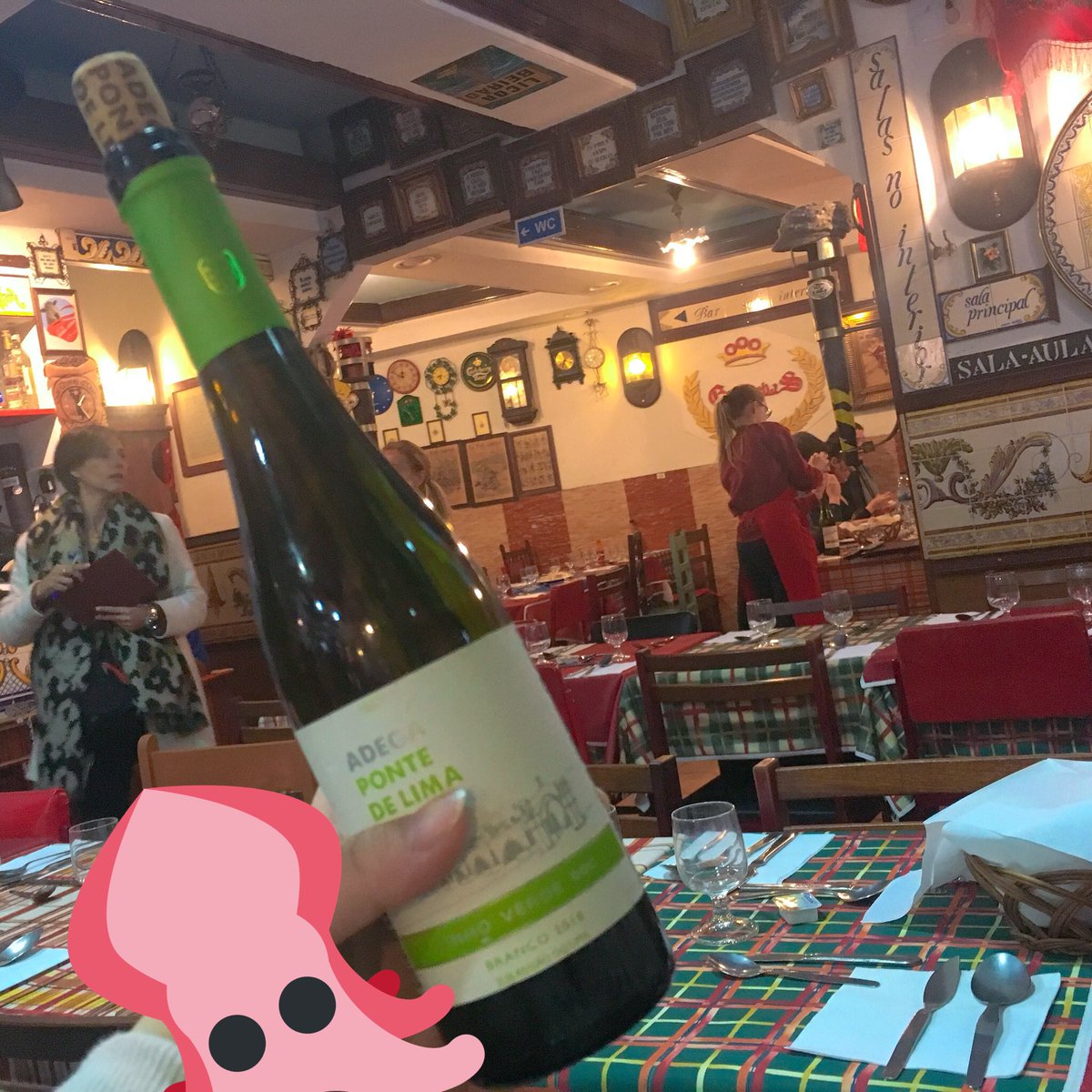 K_mint98's tweet photo. じつはパリからのポルトガルにいるなう。🇵🇹 https://t.co/u7snWiluBU