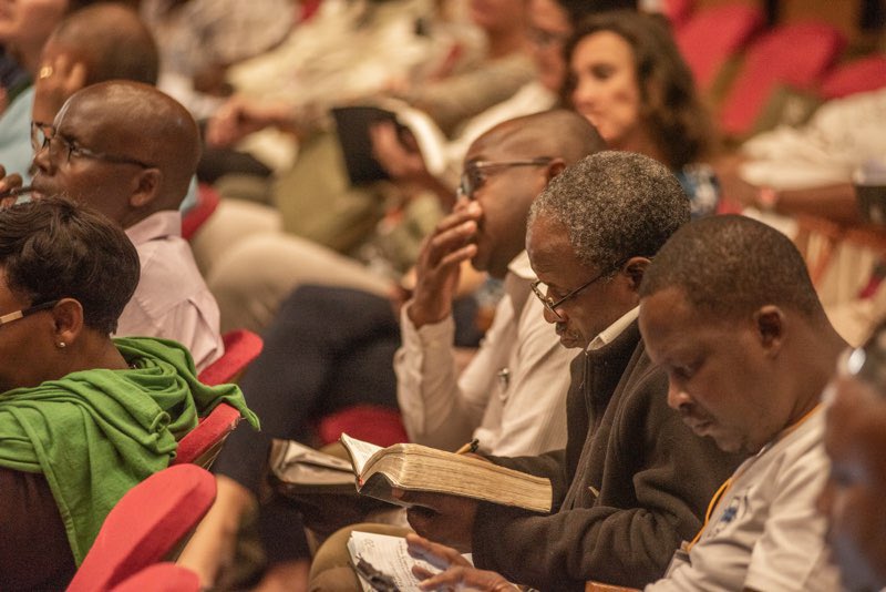 ctminews's tweet photo. Build Conference: Cape Town Day 3 Session 1 “Do you agree that we need to die to ourselves so that we don’t react in a fleshly manner when faced with trials, opposition, or even altercations with our wives?” - @mikih9rdy #Jesus #Pastors #CapeTown #BuildConference #ChurchLeaders https://t.co/Oidrxm4D9D