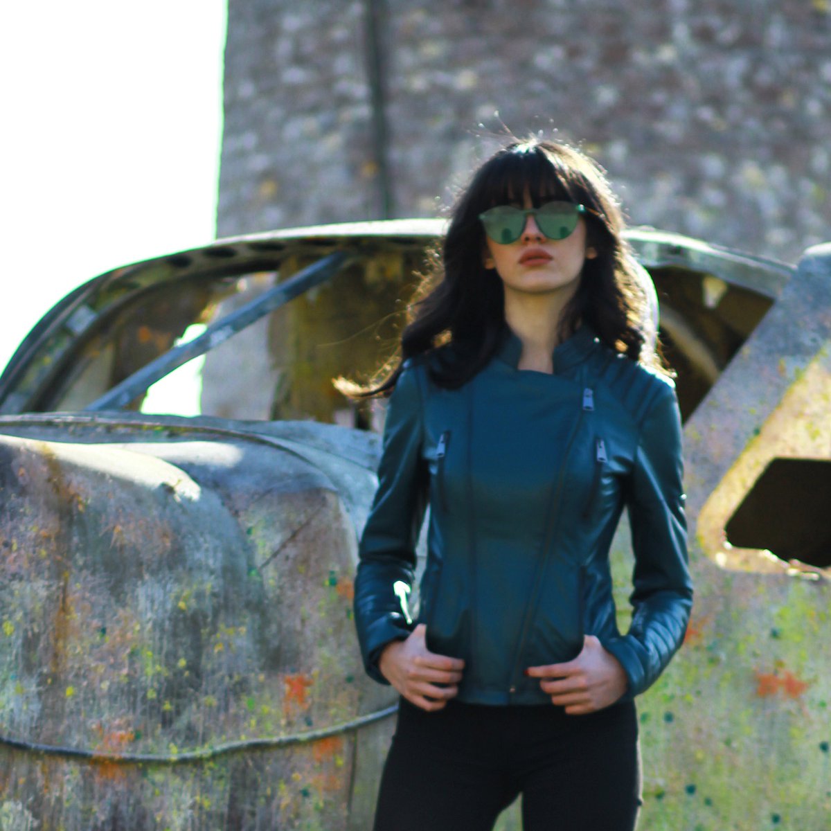 askurkderi's tweet photo. Sezonun en gözde rengi yeşil deri mont.
#derimontankara #dericeket #leatherjacket #rexyelek #vizonmanto #napakaban #deri #kürk #kürkyaka #askürkderi #ankamall #panoraavm #armadaavm #kızılay #kuzueffectavm
#мех #кожа #пальтомех #анкаракожа #натуральныимех #шубка #норка https://t.co/xxpm7YPlim