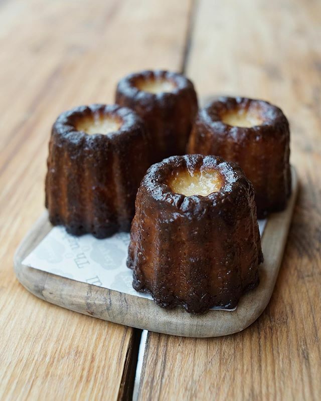 thoughtfulbread's tweet image. Cannelé
Our take on a Bordeaux speciality. 
A soft custard centre infused with vanilla and a local cider brandy. 
A prefect match for an afternoon coffee ☕️ •
•
•
#cannelé #bourdeaux #treats ift.tt/37Sv2B2