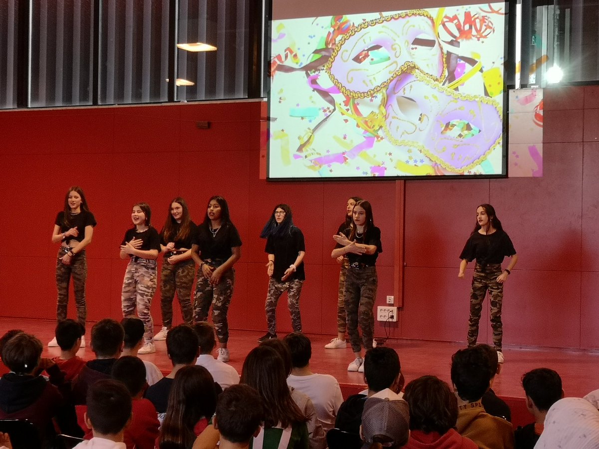 Els de 2a de "militars"

#CarnestoltesGorgs19