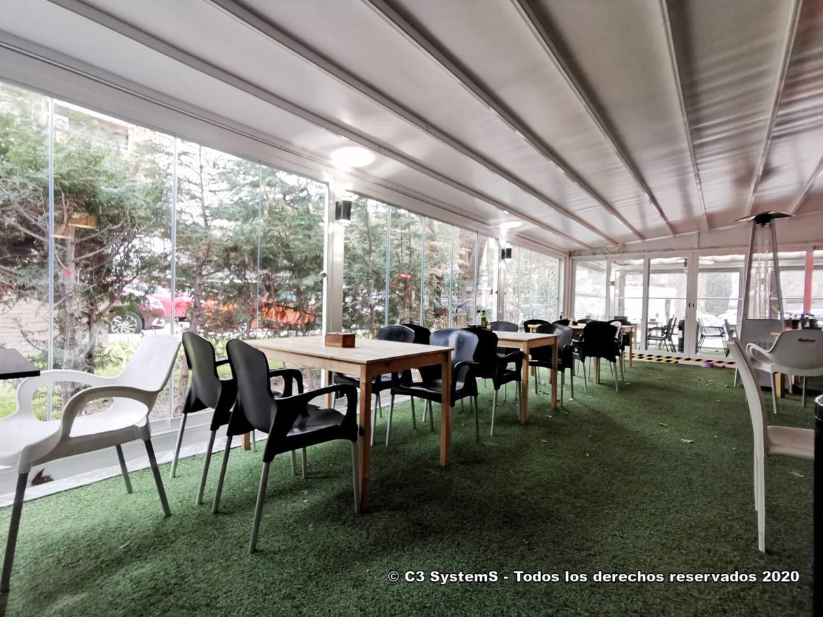 El cerramiento corredero SEEGLASS RUN es ideal para establecimientos de hostelería, ya que gracias a su suave desplazamiento y estética, es perfecto para separar ambientes y estancias.

Más info: buff.ly/2Ylsp5C
.
#pergolas #cerramientos #c3systems #seeglass #seesky