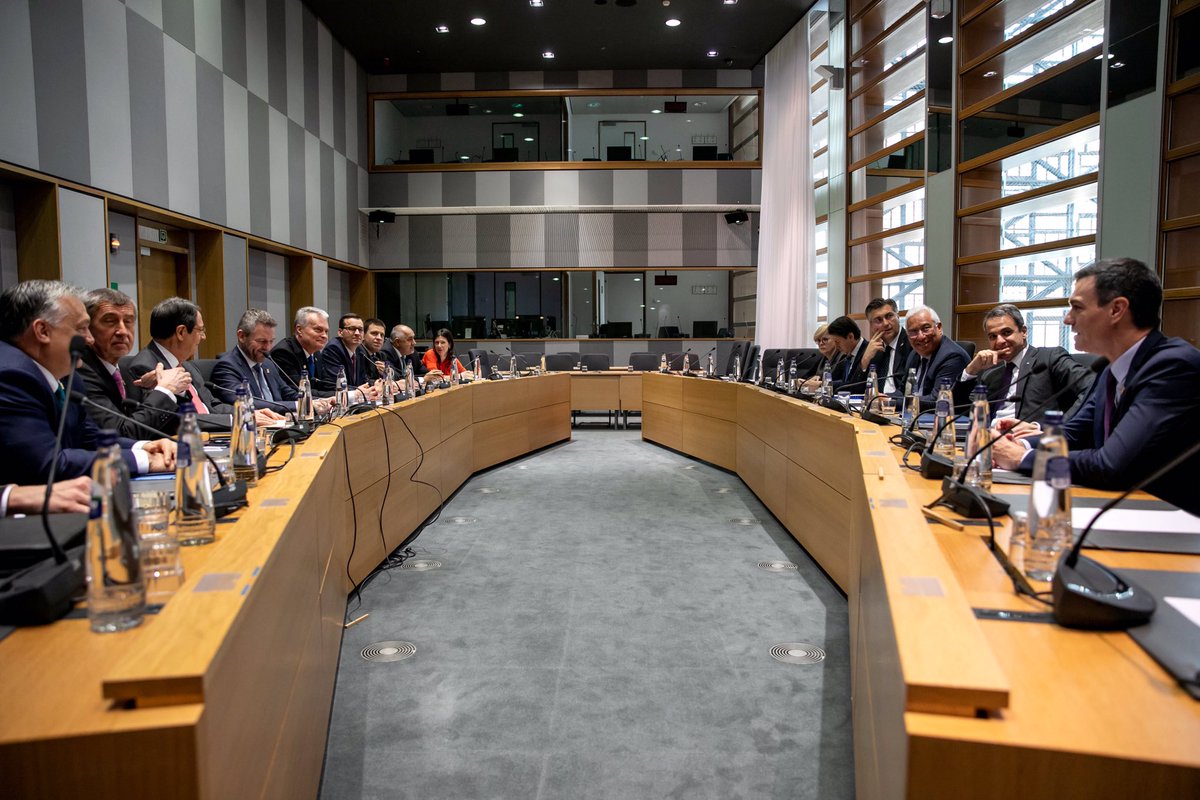antoniocostapm's tweet photo. Amigos de uma #Europa com ambição.
Friends of an ambitious #Europe.
#EUCO #friendsofcohesion https://t.co/wth77Fg9Re