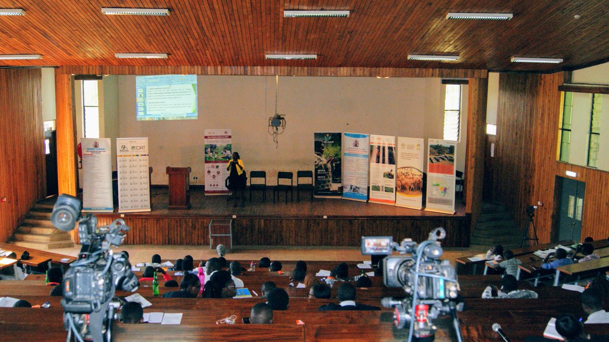 YielderKE's tweet photo. We are glad to have been part of #CSACampusForum at @uoncavs. Participants were engaged in key themes: climate-smart #ag, #digitalization and professional competencies for students to be successful in their careers. Thanks, @IamVictorMugo & @AmandaNamayi for informative sessions. https://t.co/VKpUW32zS9