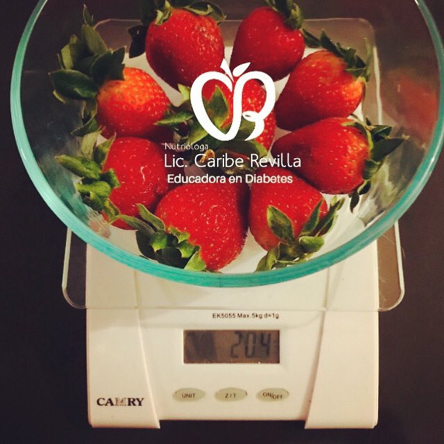 CaribeRV's tweet photo. Fresas Enteras 🍓
17 piezas (tamaño promedio) o 204 gramos
BUEN APORTE DE VIT. C, Ácido Fólico y POTASIO
204 gr de fresa nos aportan:
65 Kcals.
1.4 gr de proteína
0.6 gr de grasas
15.7 gr de HC
4.1 gr de fibra
#comemasfruta #vitb9 #AcidoFolico #VitC #AcidoAscorbico #potasio https://t.co/rugy28zB9U