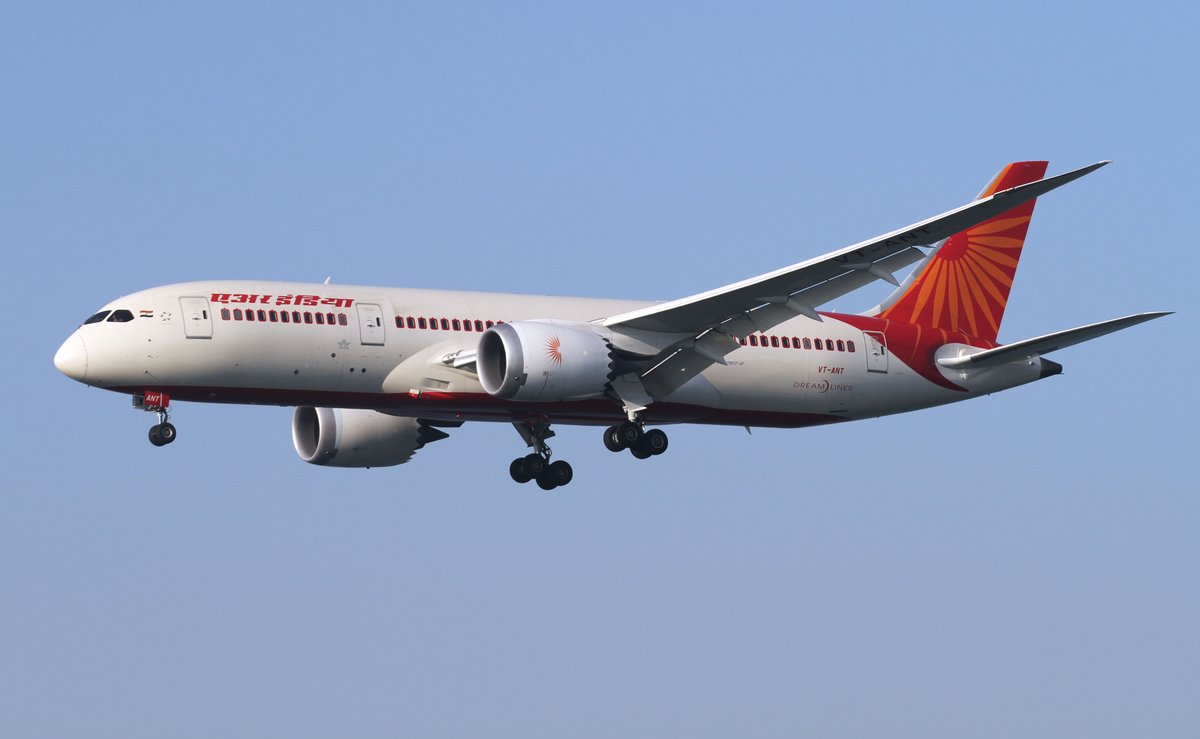 STN_Airport's tweet photo. STN➡️MUMBAI! • • • We're delighted to announce a #NEW @airindiain route between London Stansted & India’s economic hub, 𝗠𝗨𝗠𝗕𝗔𝗜! ✈️❤️
The airline will operate three services each week! #FirstFlightClub #Mumbai #FlyLondonStansted https://t.co/J2VzPrZtLN