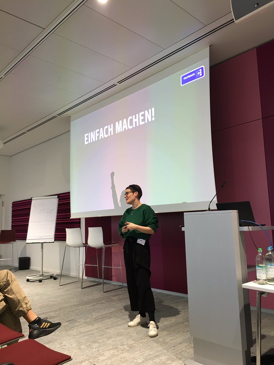 VanGerMain's tweet image. #HeartsAndMinds Spannende Sessions, interessante Begegnungen und viel kreativer Input beim heutigen Hearts &amp;amp; Minds Barcamp @MicrosoftDE. Nur meinen Emoji Buddy habe ich noch nicht gefunden 😜