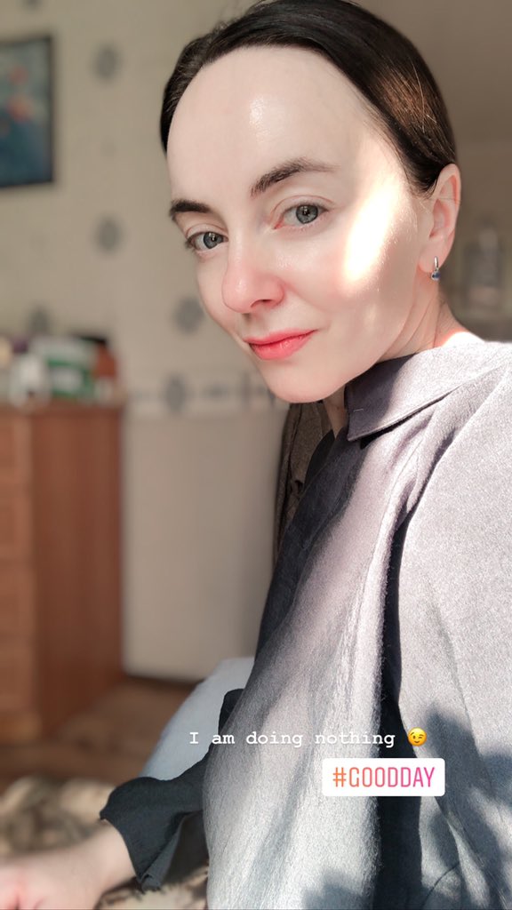 👩🏻 😄