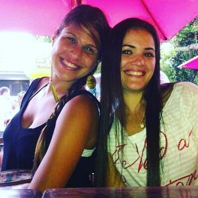 flaviaeboli's tweet photo. Minha Carlinha, quantas histórias juntas e quantos momentos hein?! Amiga, no dia de hoje só posso te desejar ainda mais felicidade (se é que é possivel), muita saúde, amor, sabedoria e resiliência. Você é mto especial pra mim ❤ feliz aniversário amig… https://t.co/19UL630ZNT https://t.co/Y16XzAqVOg