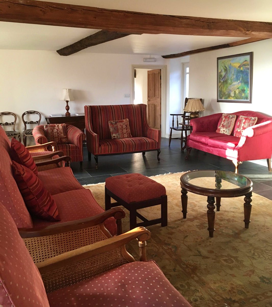 aroundaboutbrit's tweet image. 41. With 7 spacious bedrooms, Hurstone House is ideal for groups or families looking to spend some quality time together in a peaceful &amp;amp; relaxed setting.

Self Catering 🏡
aroundaboutbritain.co.uk/Somerset/12064

#SelfCatering #Waterrow #Taunton #Somerset #GroupAccommodation #FamilyHoliday