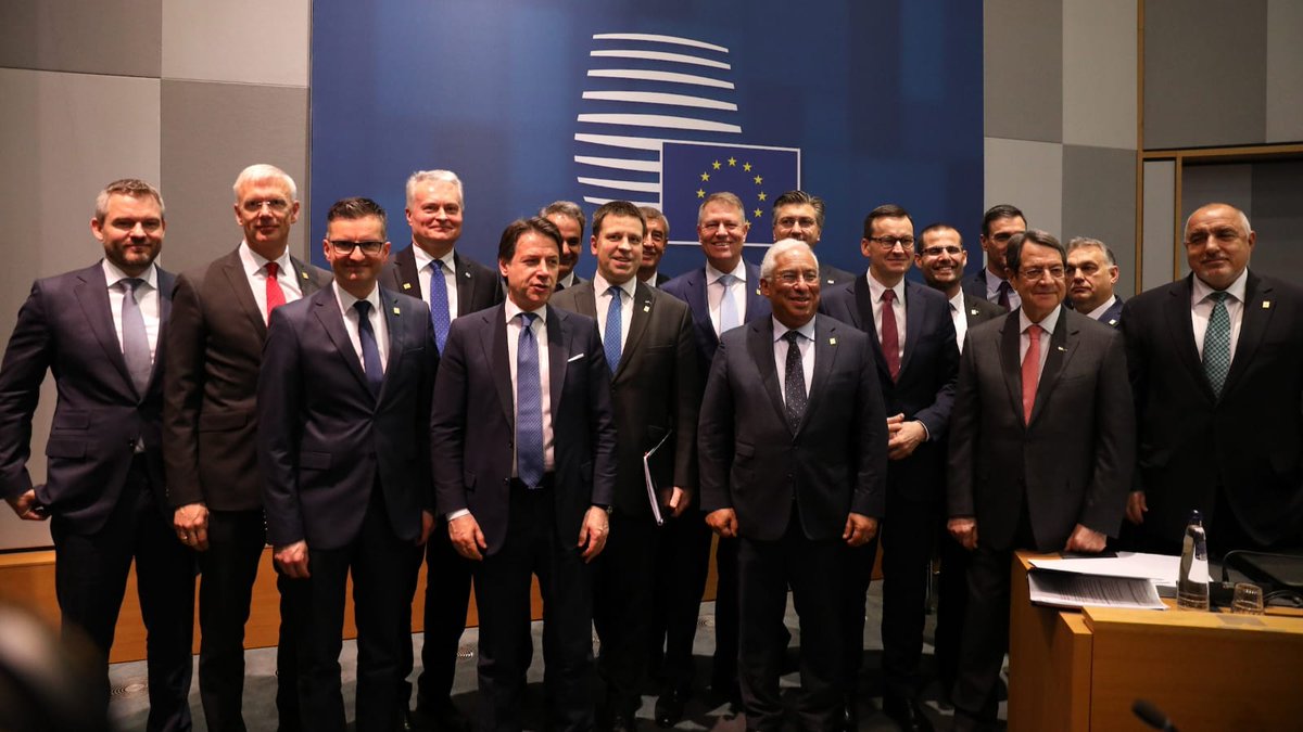 PremierRP_en's tweet photo. 🇵🇱🇪🇺 #EUCO summit enters its second day. "An ambitious Europe needs an ambitious budget. You can't achieve more with less money. Ambition must be followed by certain measures." PM @MorawieckiM said in his doorstep statement. https://t.co/J1nEBYTFDD