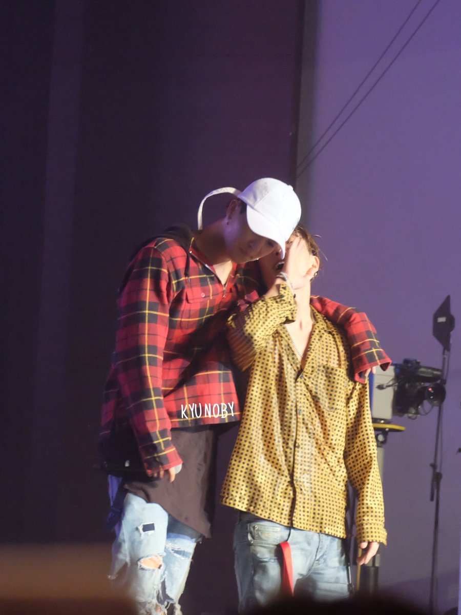 Shaarasarah's tweet photo. Yasss my MOBB heart is shaking😻😻😻 the best rap duo in kpop industry #MOBB #MinBob #Ikon #winner #bobby #mino https://t.co/2a4UXiPqTr