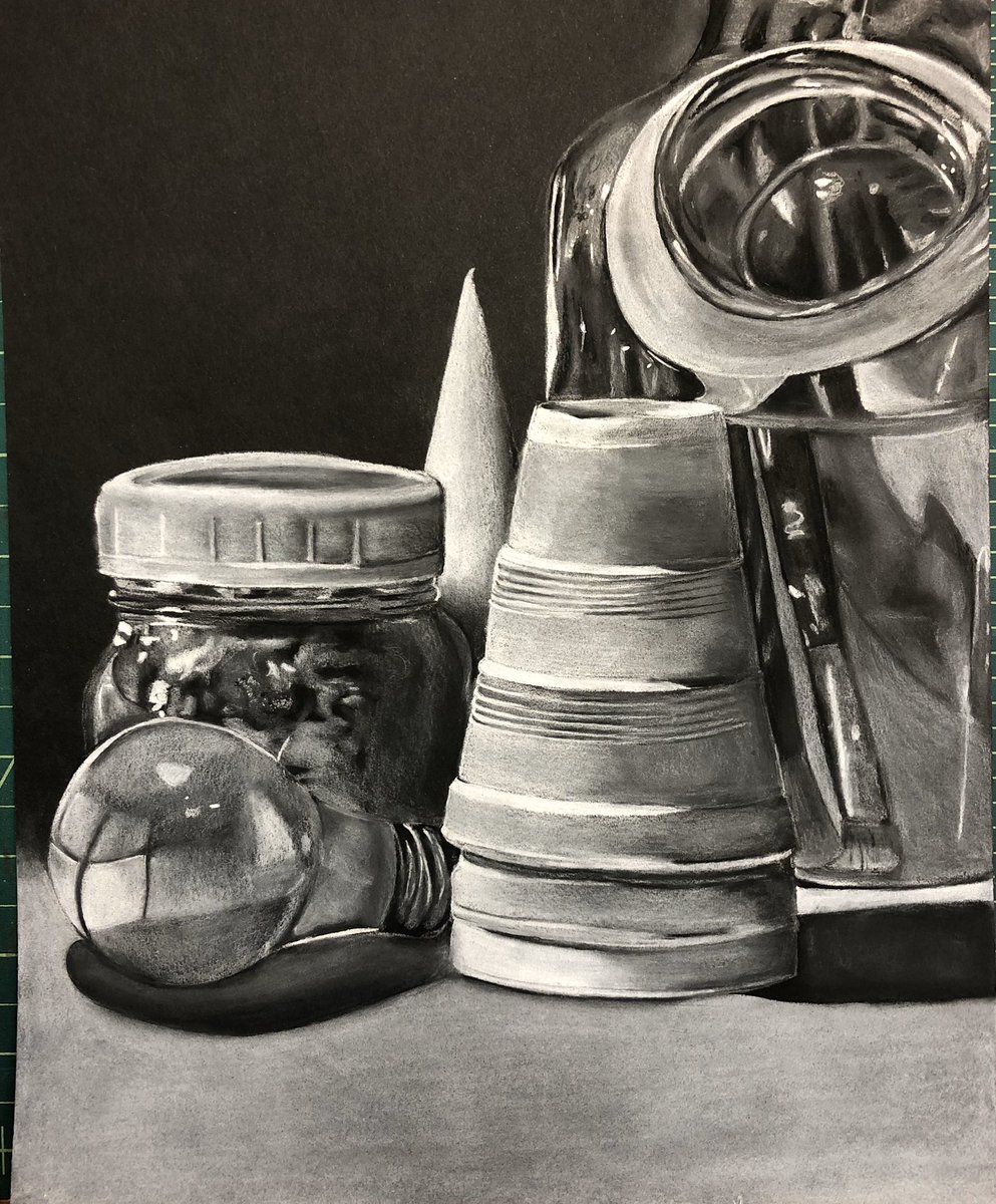 SenecaArt's tweet photo. Been doing these white on black still life project for about 6 years n today the bar has been reset. Amazing job Izzy! #onlyasoph https://t.co/DGHYbYvHAD