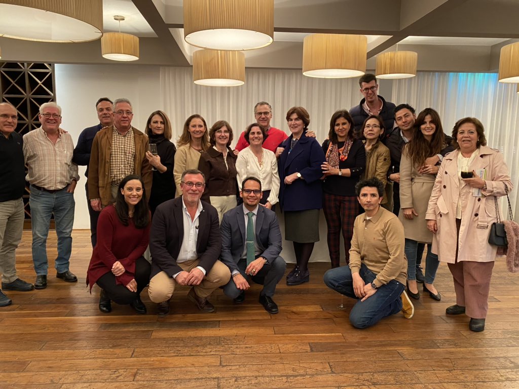 ColmanRafaelcll's tweet photo. ¡Sigamos sumando experiencias! Y esta vez de las atrevidas 🤣🤣 
Mi primera vez en helicóptero para ir a Ceuta a dar una charla a médicos de familias, cardiólogos y nefrólogos sobre diabetes y cardiopatías. 

¡Ha sido una visita fugaz pero volveré! https://t.co/I2LmsnvP0n