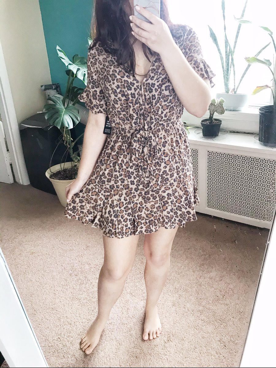aamaandaapandaa's tweet photo. Never thought I’d ever wear animal print - last time was in 5th grade haha. But seriously Im in LOVE with this dress. #expressyourrules #4expresspoints https://t.co/oYdd9gCjL7