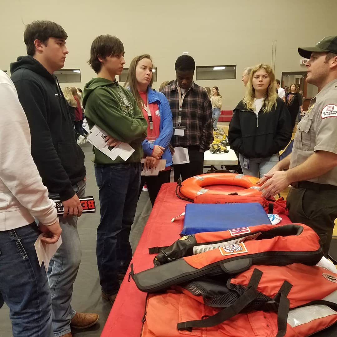 PickensCoAlFFA's tweet photo. We had a great time yesterday at the CTE Safety Day put on by Brookwood FFA. Students visited booths to learn about different ag industries and career opportunities. Thank you for having us. https://t.co/wtlnOHdnFN