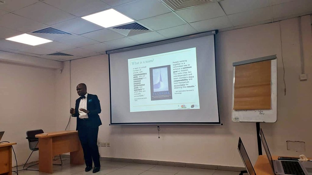 nbccng's tweet photo. Our first Facilitator today at the Chamber staff retreat. Mr Nkemdillim Iheanachor of @lbsnigeria facilitated a session on Building High Performance Teams and it was quite insightful.
#teambondingtime
#teamworkiskey https://t.co/Hs59JLz1W3