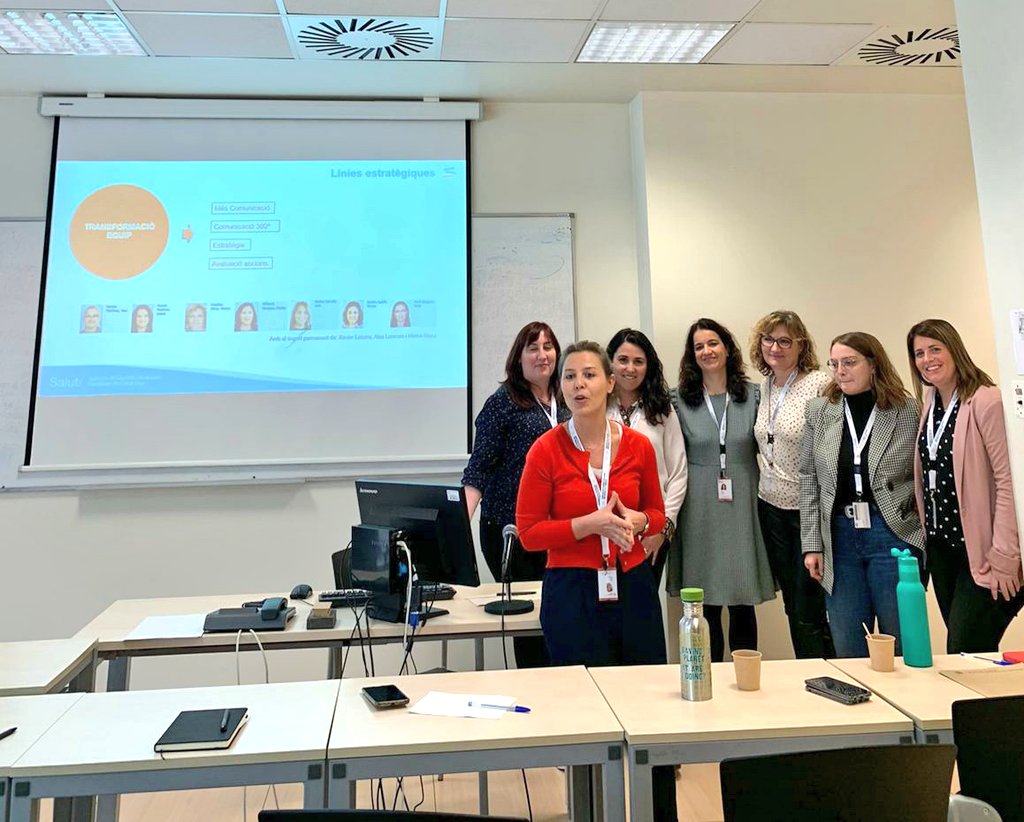 AQuAScat's tweet photo. Avui sessió interna AQuAS presentant equip de Comunicació amb @MartaMillaret, @TeresaBotella, Isabel Parada, @mordonez_perez, Mercè Riera , @ivetmuesc i @antoniparada liderat per @aroviracal Gràcies a tots els companys i companyes que ens heu acompanyat!! ❤ https://t.co/SPISWIpmsx