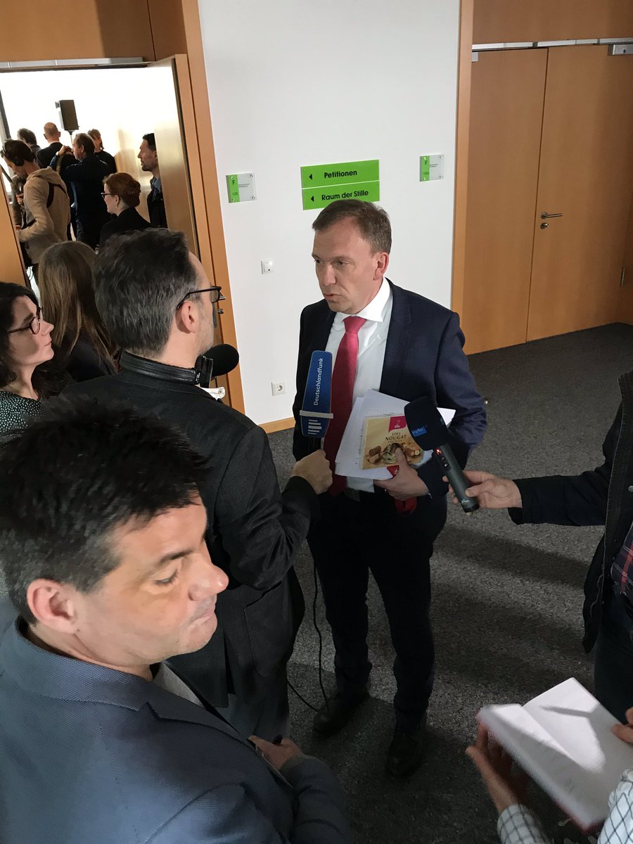 spdthl's tweet photo. Btw: kein Termine mit #FraVo Hey ohne Nougat. #Nervennahrung https://t.co/qBLBhBWOJn