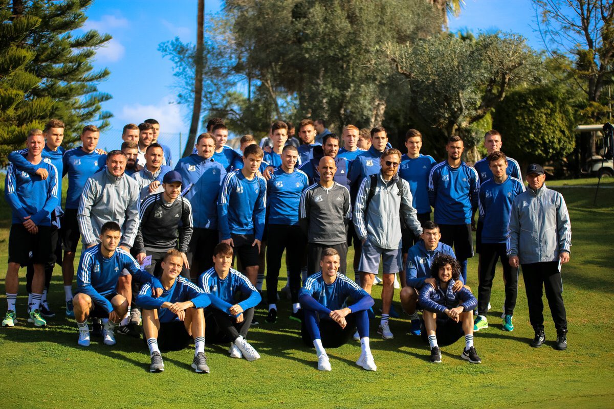 rostovfc's tweet photo. Семья 💛💙

#ФКРостов #СборыРостова #МыРостов https://t.co/VuqZxd9zxI