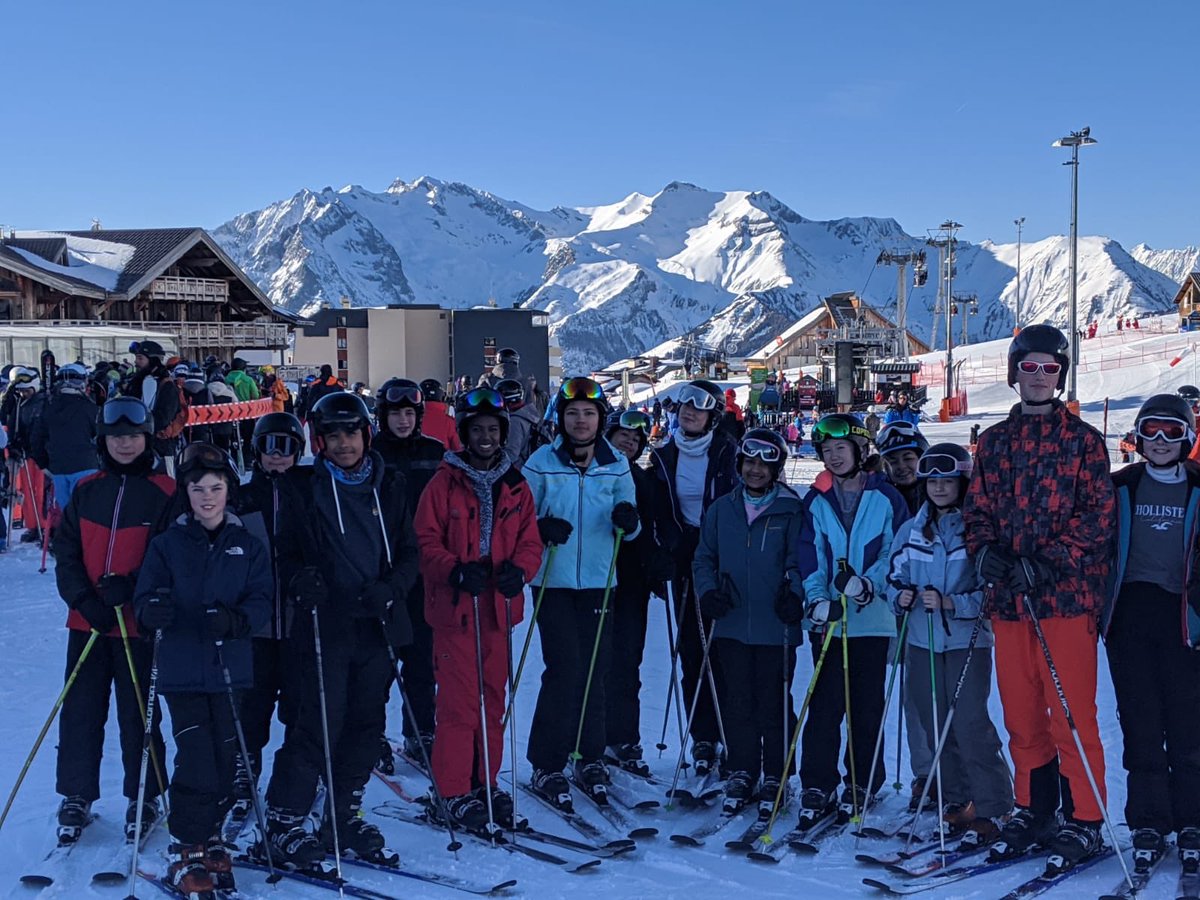 MissLGCole's tweet photo. The final morning skiing - this week has gone far too quickly! @LatymerUpper #skitrip2020 https://t.co/SPW7RSSBm9