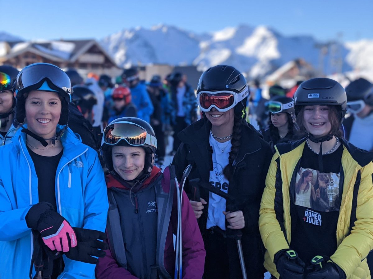 MissLGCole's tweet photo. The final morning skiing - this week has gone far too quickly! @LatymerUpper #skitrip2020 https://t.co/SPW7RSSBm9
