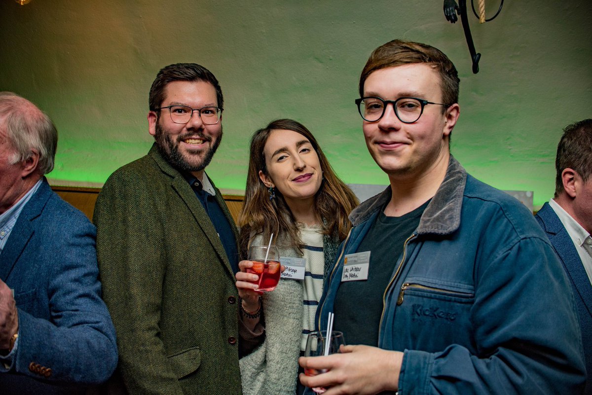 CameronHodder's tweet image. Papped @ExeterLivingAwd finalists reception with the @dirtymartiniexe team.
#exeterlivingawards #exeter #devon 

Great pics @james_a_photo