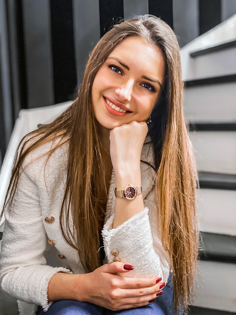 Trendy_Kiss's tweet photo. Souriez c'est le week-end ! 😁🎉
⌚️ modèle LUCILLE #TrendyKiss
#watches #watch #womenwatches #womenwatch #tendance #montre #montres #montresfemme #montrestendance #style #fashion #blogueuse #modefemme #bijou #bijoux #horlogerie #Besançon #trendyelements #elegante #chic #smile https://t.co/ddcvyDNYTm