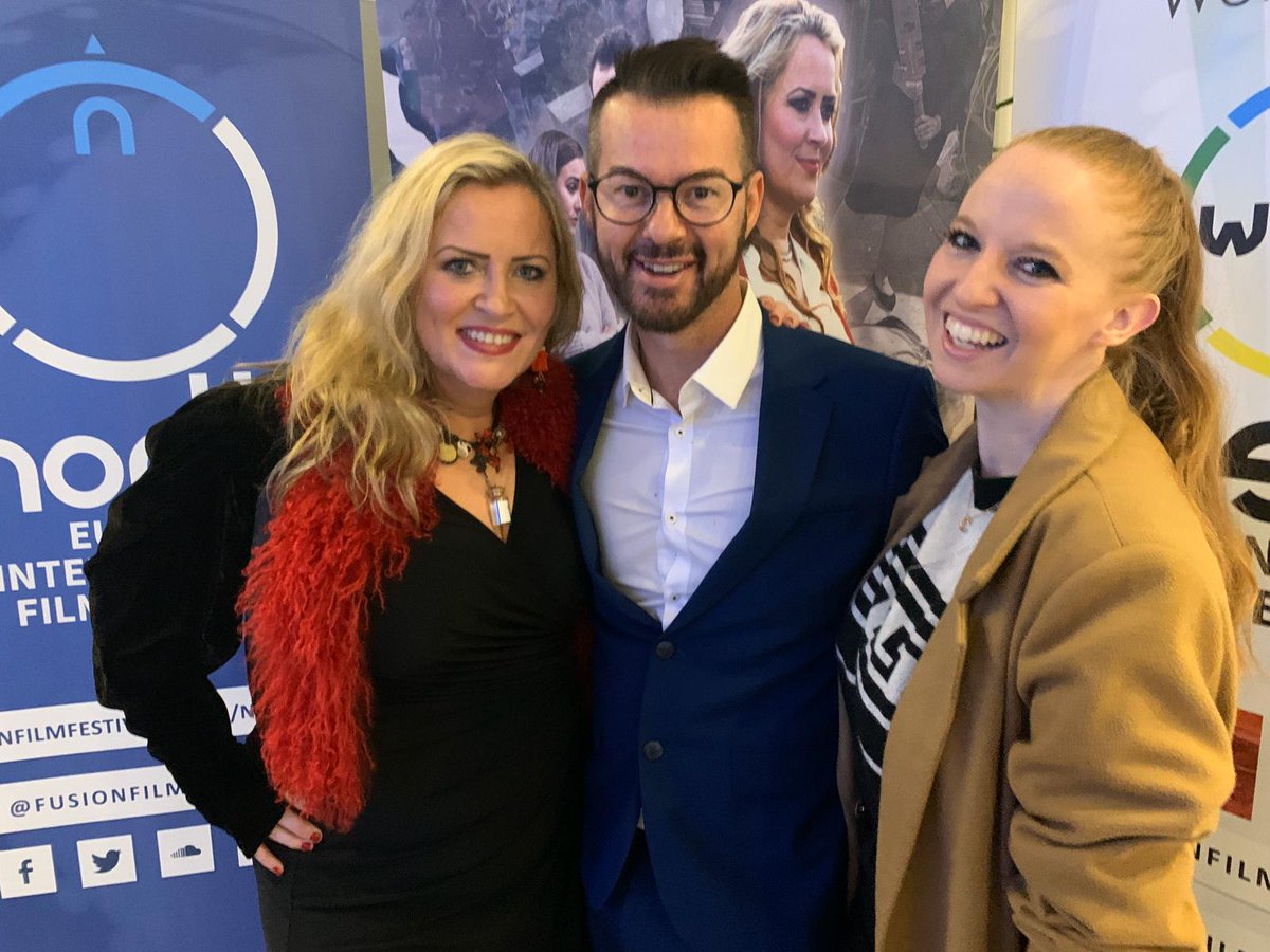 Nickyfar's tweet photo. Lovely night at the @Londonfusion screening of #AskTheCheat in Docklands...with @carlmedland and clarissa https://t.co/qUKMzYaHST