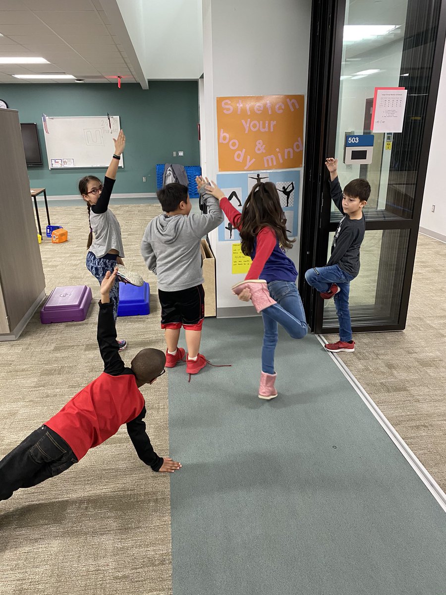 Ms_Miller16's tweet photo. Second grade showing off their skills in puzzle making and balance! #BeAHooverHero #ActionBasedLearning https://t.co/cpfZa2a2gp