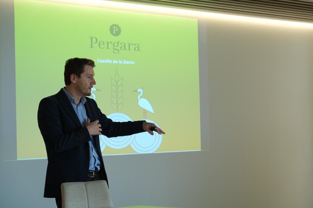 FranGalvezHid's tweet photo. Cervezas Pergara:
“Queremos salvar el Mundo Bebiendo Cerveza”
#Ruralinnohub https://t.co/TShp9MMHUY