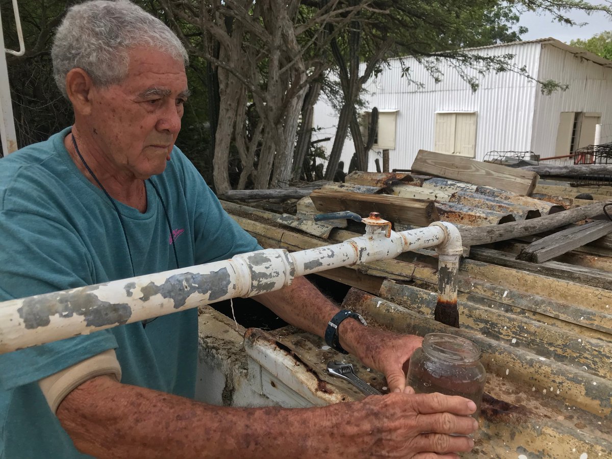 SaltFarmFoundat's tweet photo. Wij zijn bezig op Bonaire met het testen van het zout-niveau in brak water (foto: Fam Dammen op hun kunuku bonaire) en de voorbereiding van de proeftuin. (1/2) 

#ziltelandbouw #bonaire https://t.co/xx3wjvfSVq