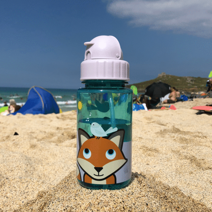 TUMTUMTOTS's tweet photo. Our flip top water bottles are ideal for days out and are a great way to encourage your little one to stay hydrated. See our range here: https://t.co/kVtN7qtJE1 https://t.co/T3mxMs2zfW