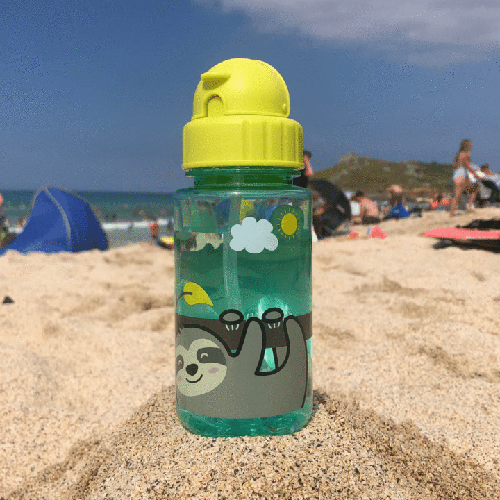 TUMTUMTOTS's tweet photo. Our flip top water bottles are ideal for days out and are a great way to encourage your little one to stay hydrated. See our range here: https://t.co/kVtN7qtJE1 https://t.co/T3mxMs2zfW