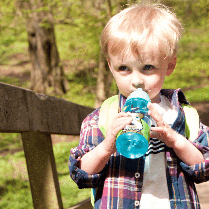 TUMTUMTOTS's tweet photo. Our flip top water bottles are ideal for days out and are a great way to encourage your little one to stay hydrated. See our range here: https://t.co/kVtN7qtJE1 https://t.co/T3mxMs2zfW
